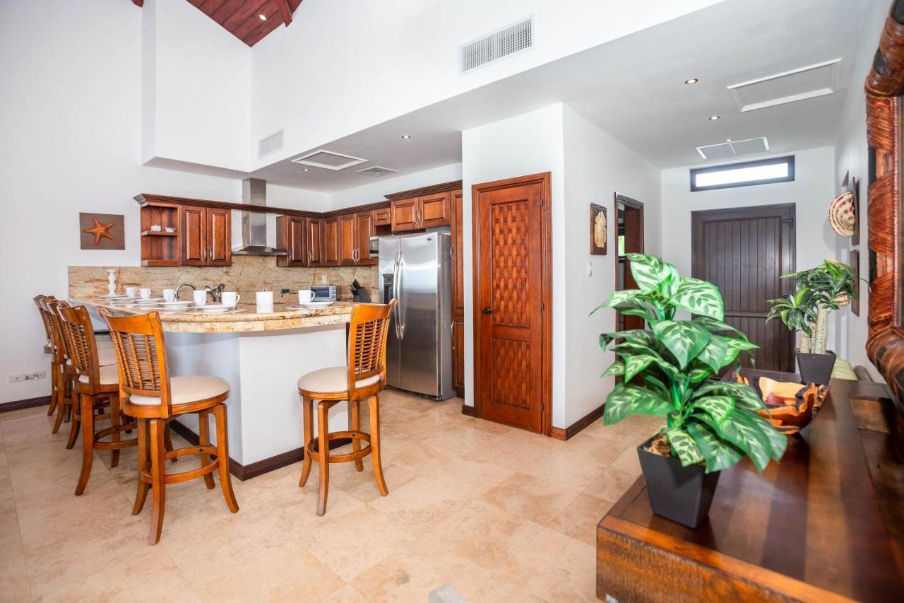 Pristine Bay Villa 1304 With Large Pool - 3 Bedroom Condo French Harbour Ngoại thất bức ảnh